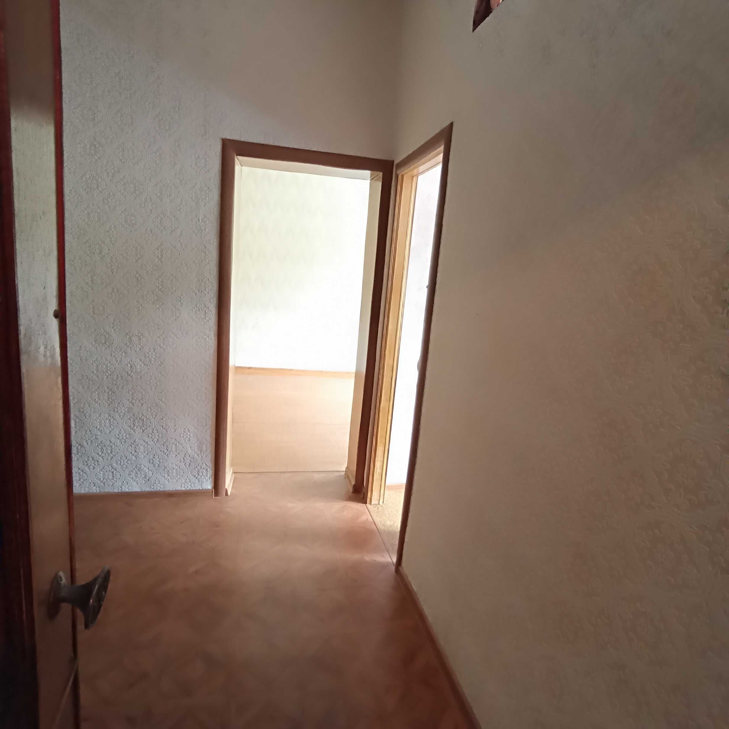 Продаю 2-х ком.квартиру на Адмиральской