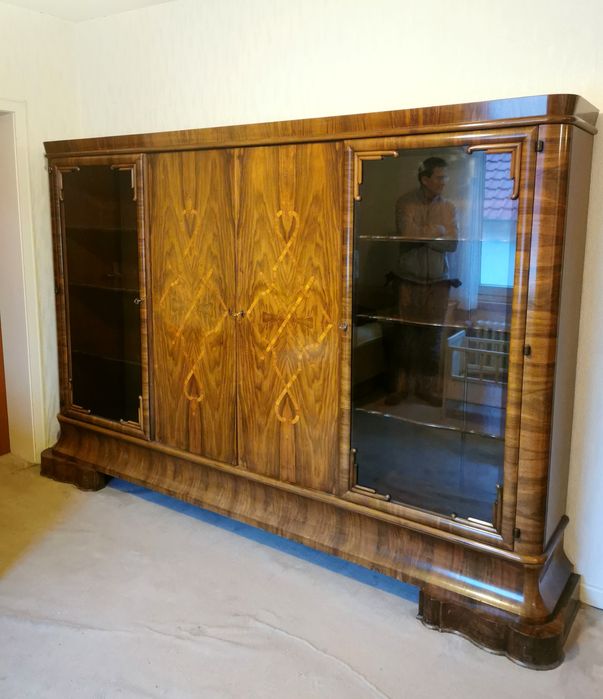 Biblioteka Art Deco. Orzech. Ok. 1930 rok.