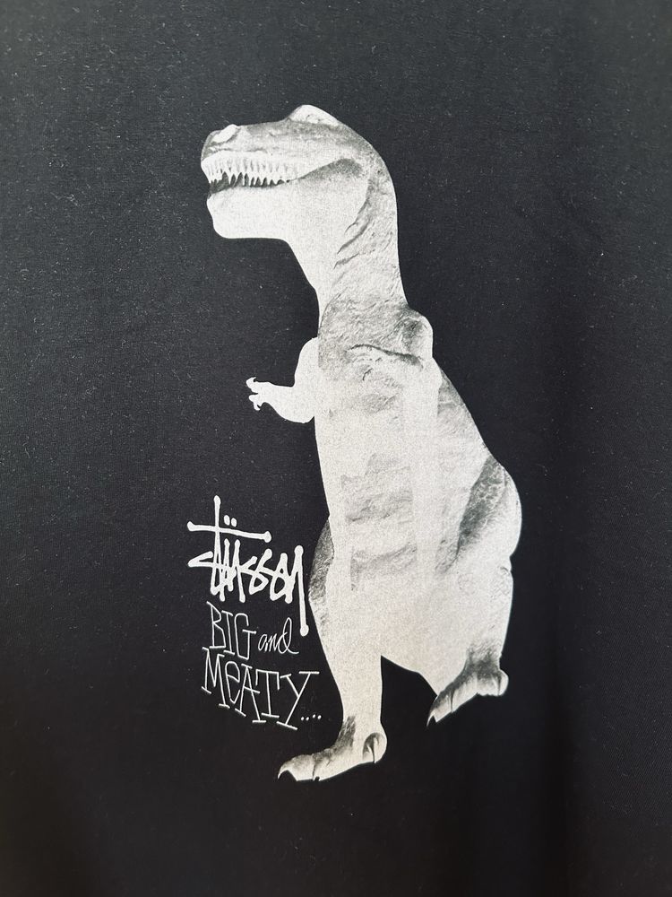 Koszulka Stussy czarna z dinozaurem logo T-rex  rozm M 100% bawełna