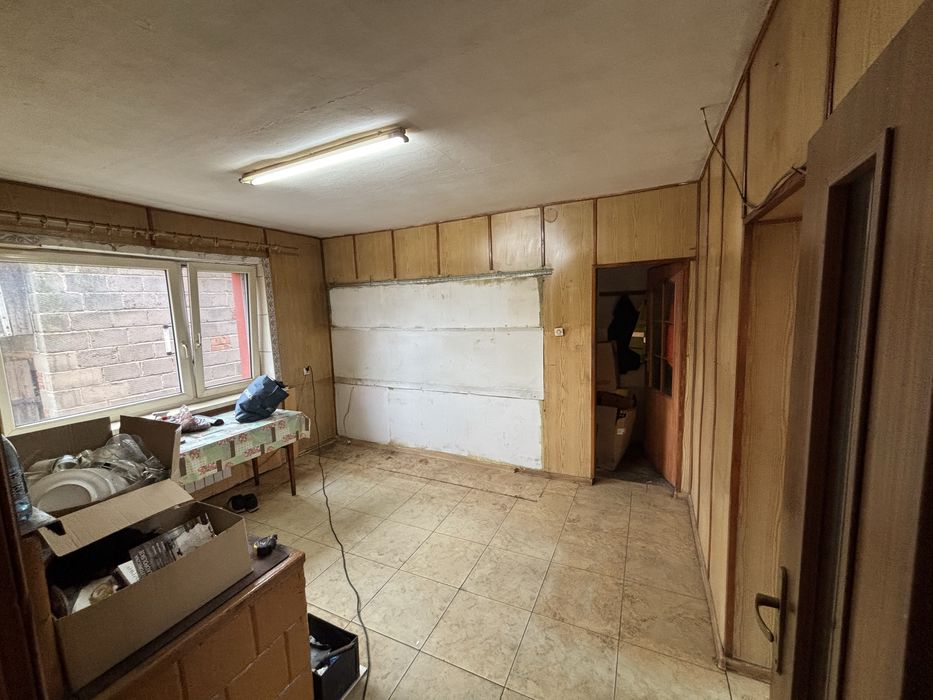 Dom z potencjalem 195m, dzialka 15.7 ar, pomieszczenia gospodarcze.