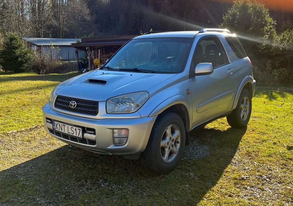 Toyota RAV4 2.0 D-4D 2003r