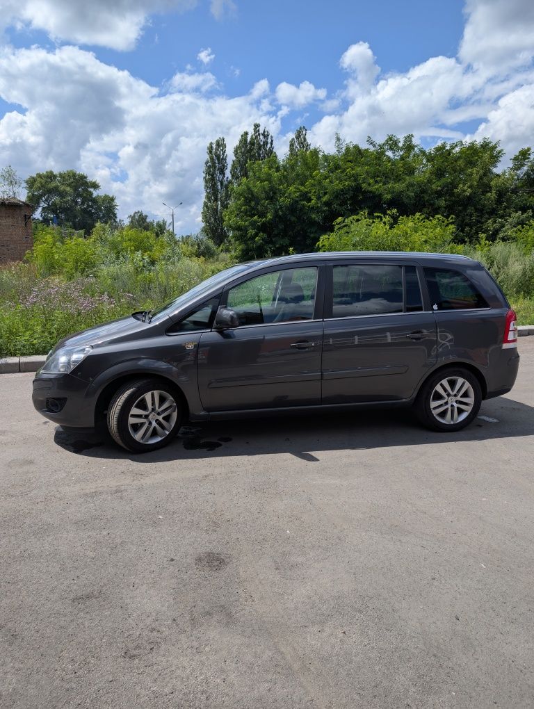Opel Zafira 2010 року тільки що з Німеччини
