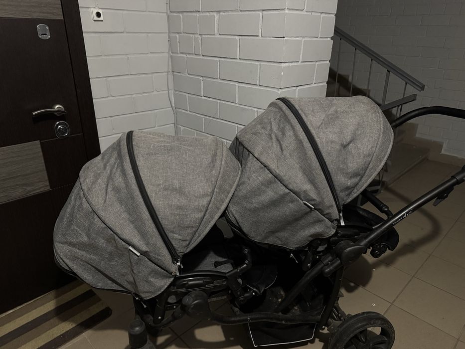 Коляска для двійні