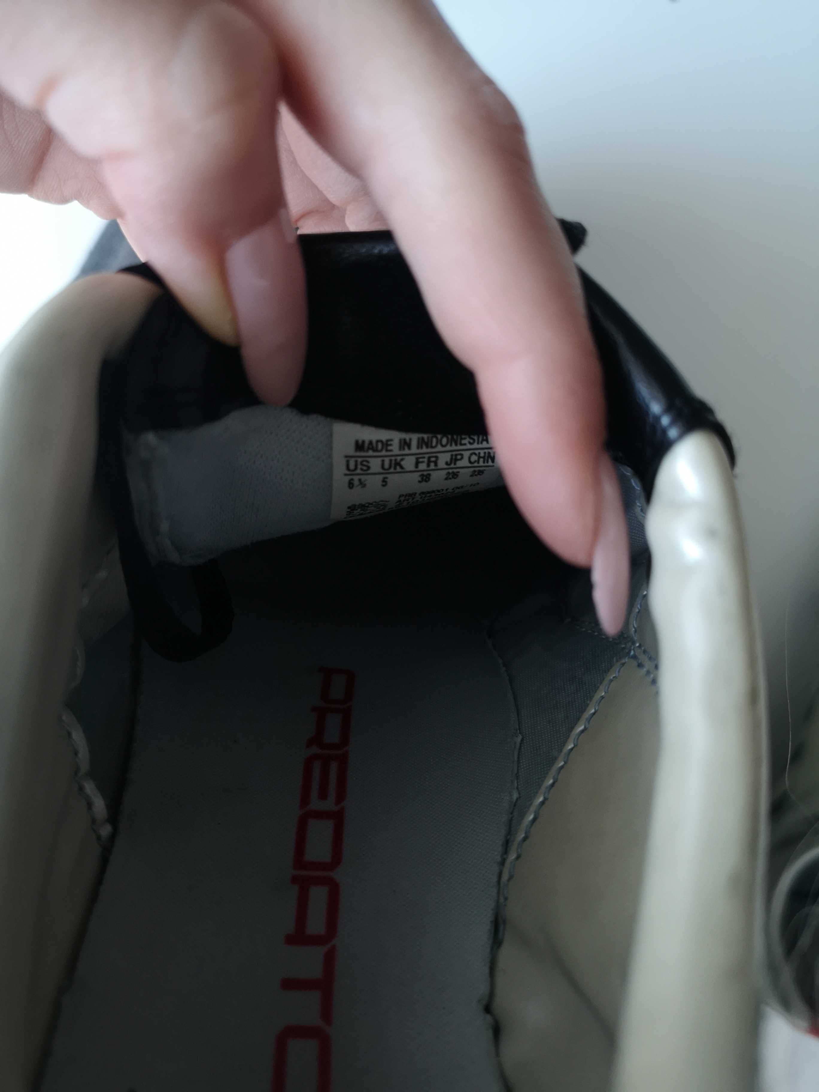 buty piłkarskie/ korki adidas predator białe