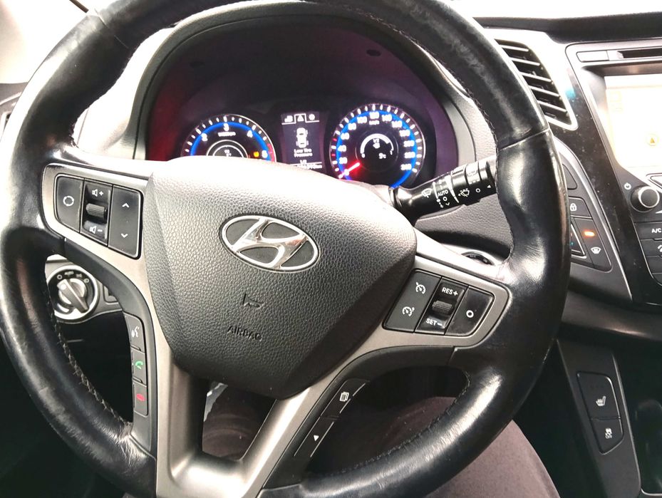 Auto  marki  HYUNDAI   I40