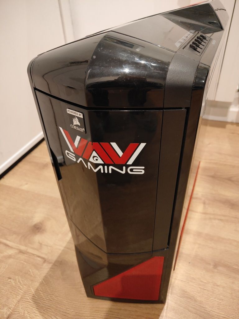 Full tower NZXT Phantom PHAN-001