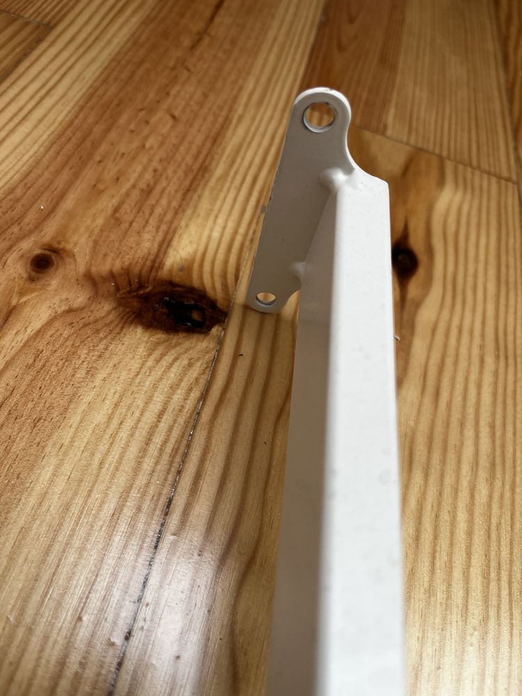 Varão extensível e frontal IKEA aço branco para roupeiro 100 cm
