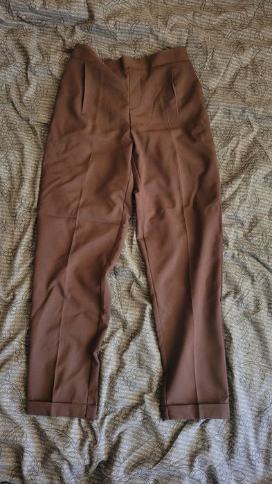 Штани класичні коричневого кольору