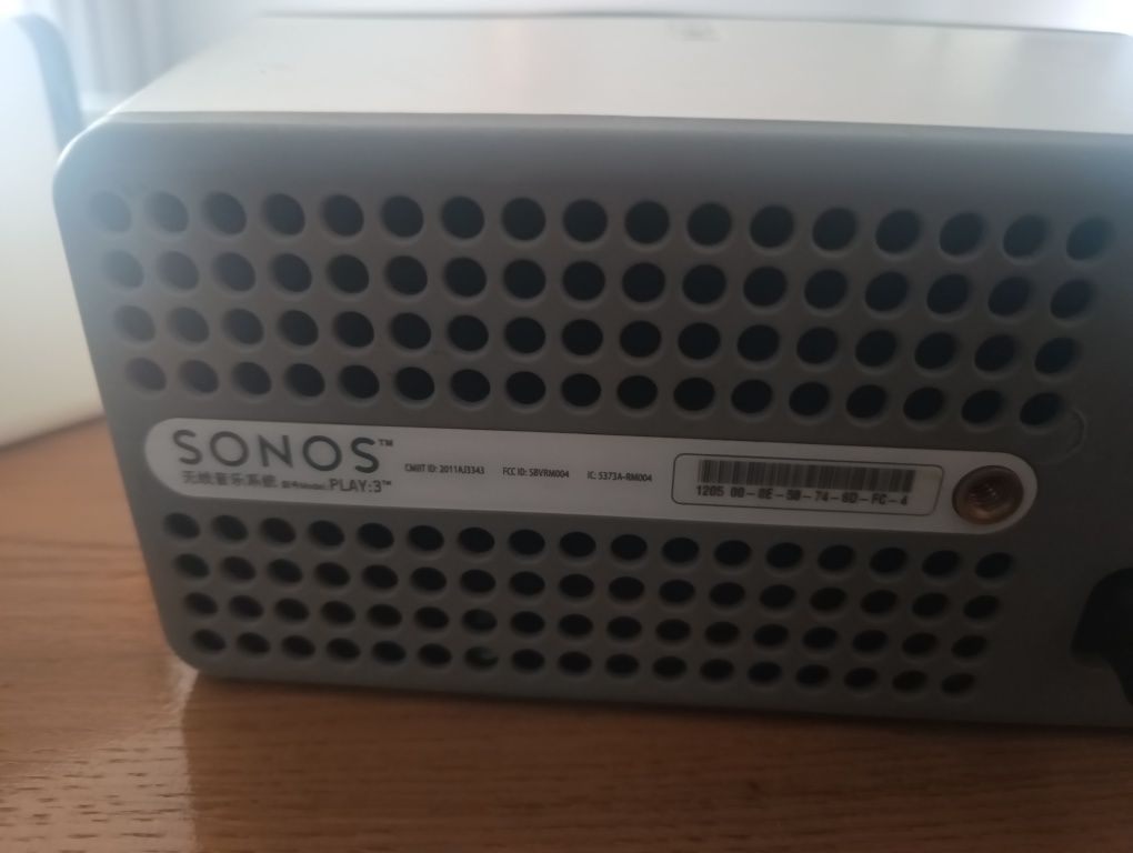 3 x Sonos Play 3