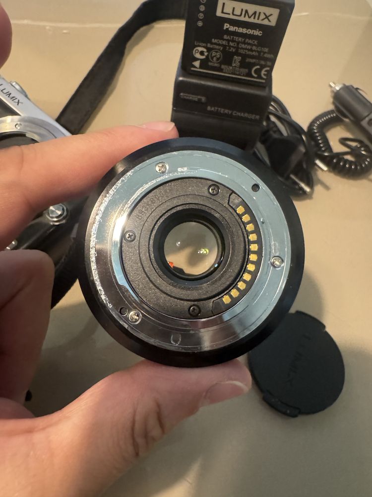 Panasonic Lumix GX7 + Lumix G 20mm F/1.7 H-H020 + karta 128GB