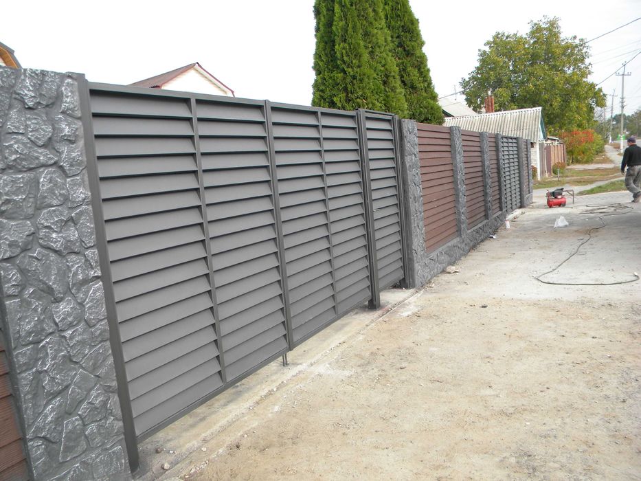 Распашные ворота, въездные, с калиткой, автоматические