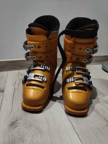Buty narciarskie w rozmiarze 36