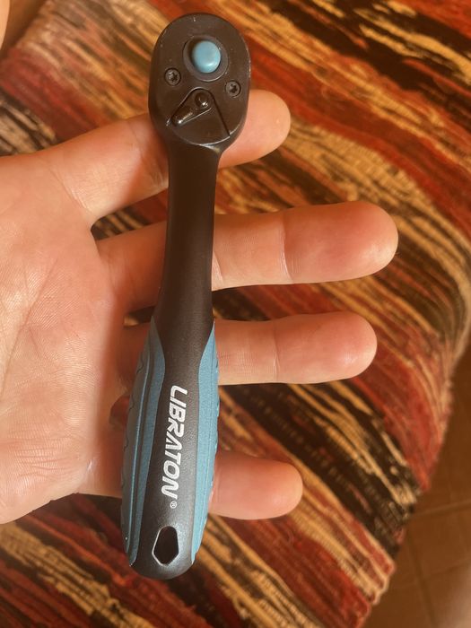 Трещотка 1/4 вороток реверсний для головок ключ гаєчний торцевой нова