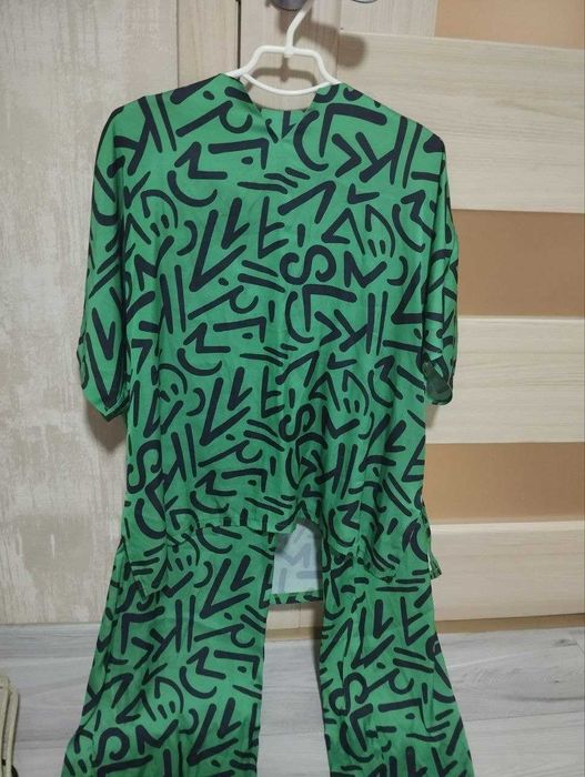 Костюм атласний жіночий