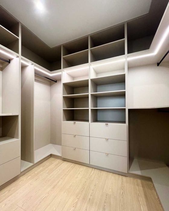 Французький Французский Тринити Бульвар фонтанов Тютюнника Маккейна