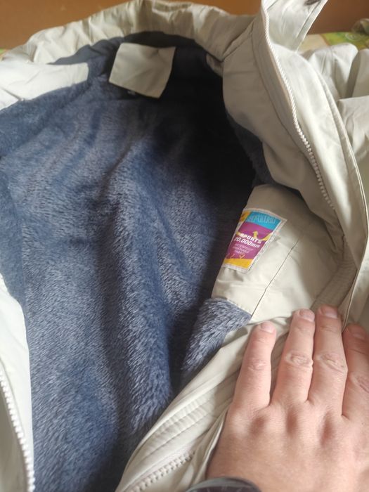 Белая курточка на мальчика 60-62 размер XXL, теплая удобная