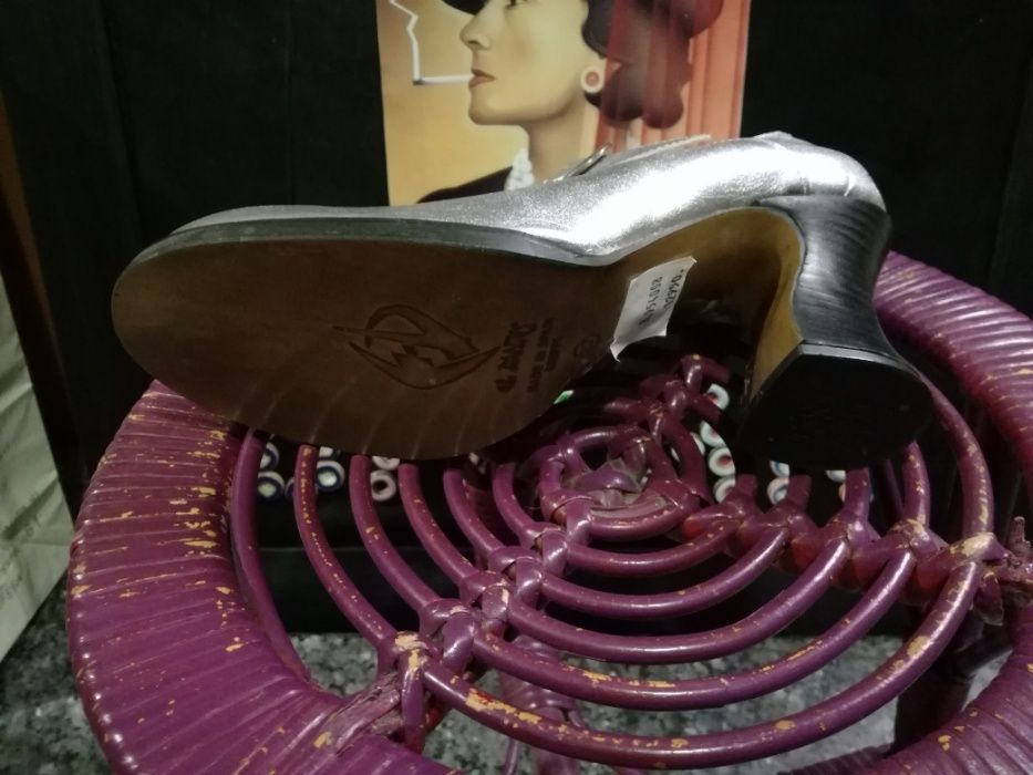 Sapatos El Dantès em pele côr: prata tamanhos 34,35, 36 & 37