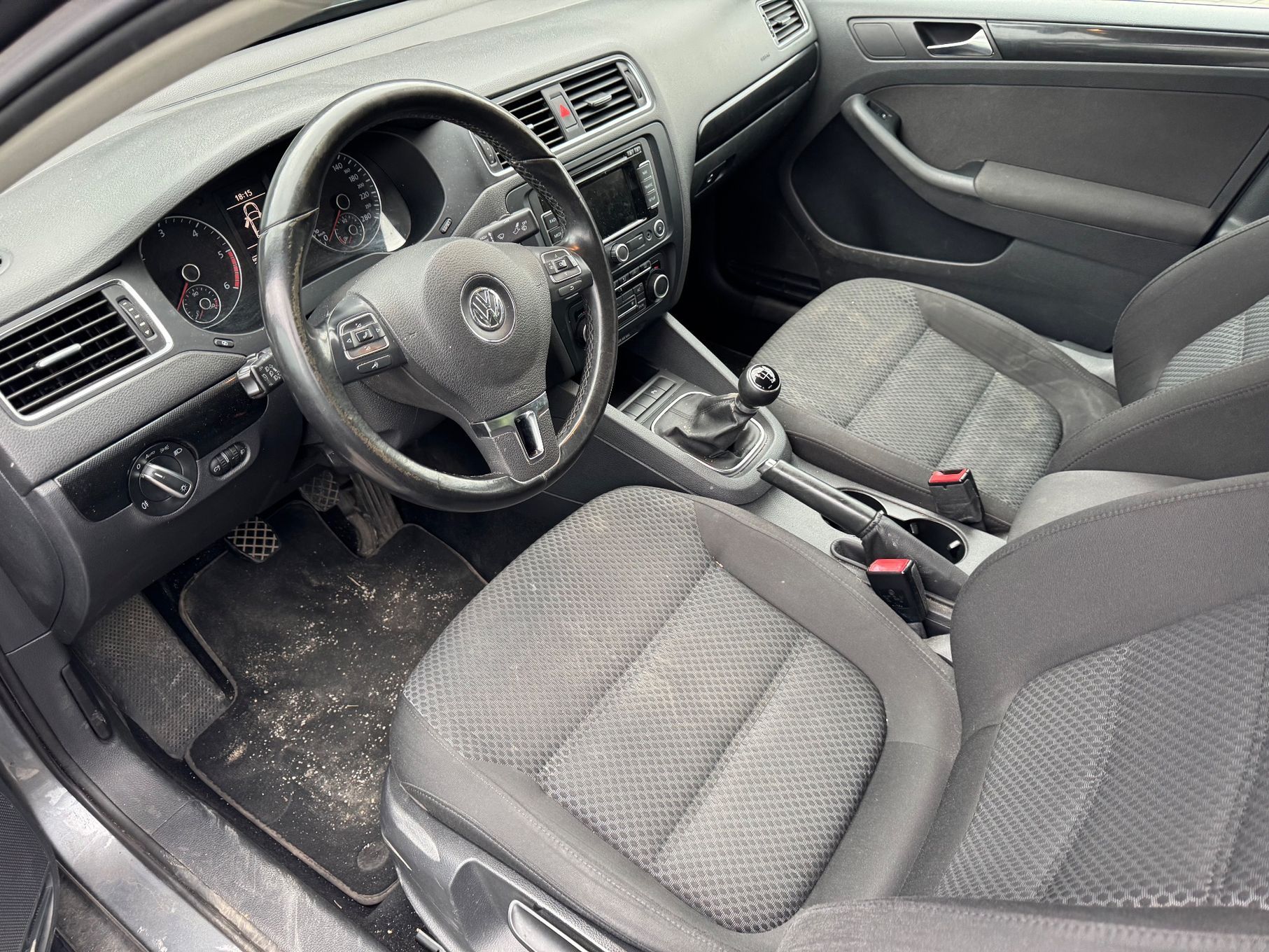 Volkswagen Jetta 1.6TDi 105KM * Navi * Klima * Alu *