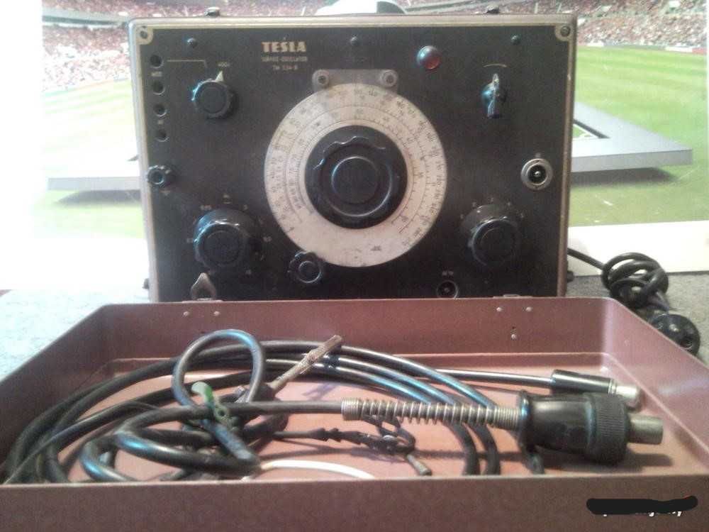 Urządzenie pomiarowe Tesla-534B.Oscylator z 1955r.