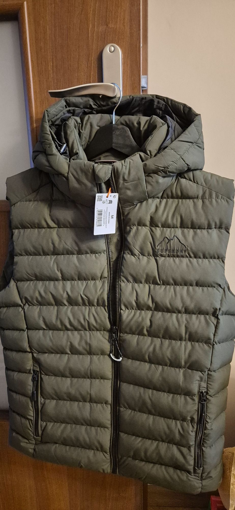Nowa z metkami kamizelka Superdry