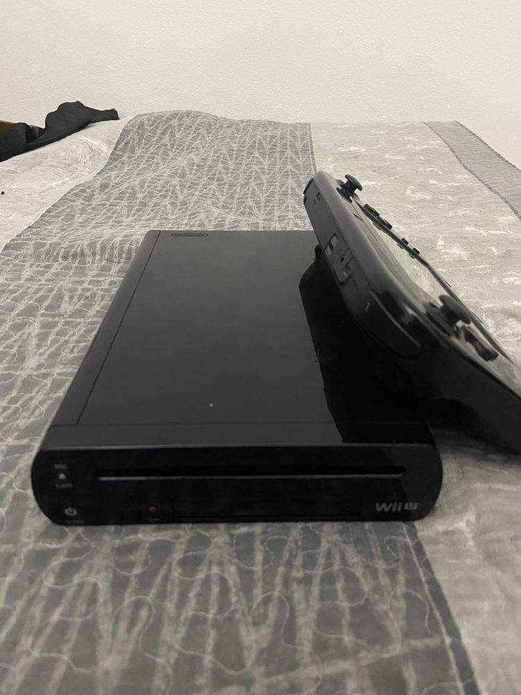 Wii U com todos os cabos e 1 jogo do Mario