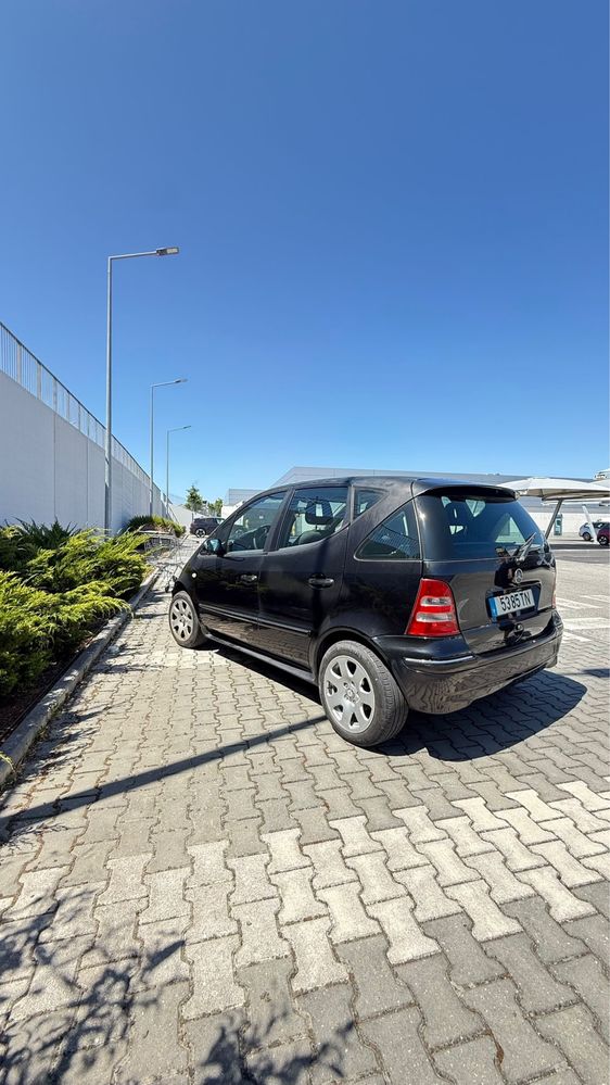 Mercedes Benz A 140 com teto de abrir