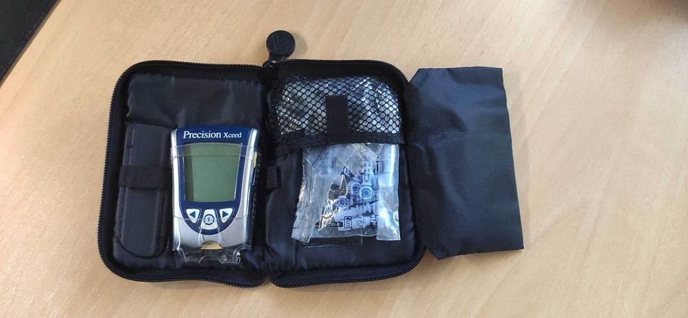 Medido de Glucose no Sangue - Aboutt Precision Xceed