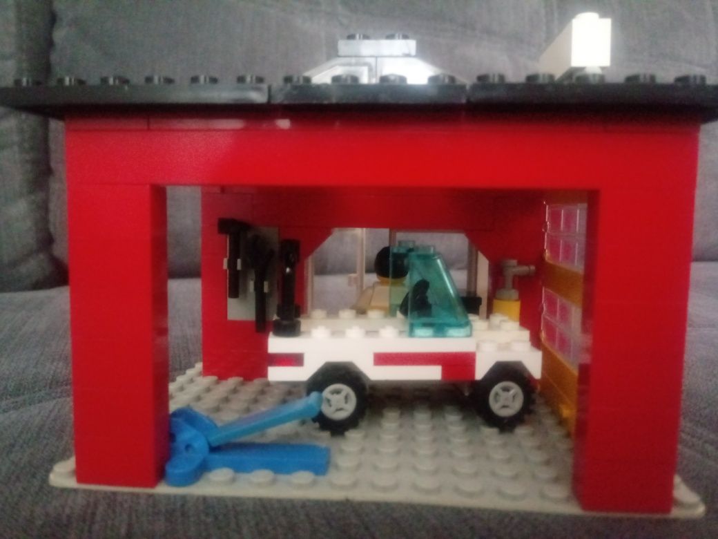 Lego Legoland 6369 z 1985 roku warsztat samochodowy