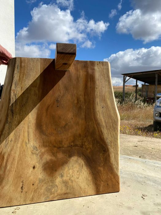 Mesas de Madeira de Suar - Novas