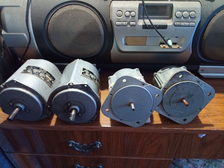 Электромотор,электродвигатель 220В 3000 об/мин