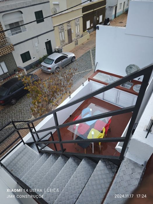 Moradia t2 com churrasco e 2 wc centro Monte Gordo perto da praia