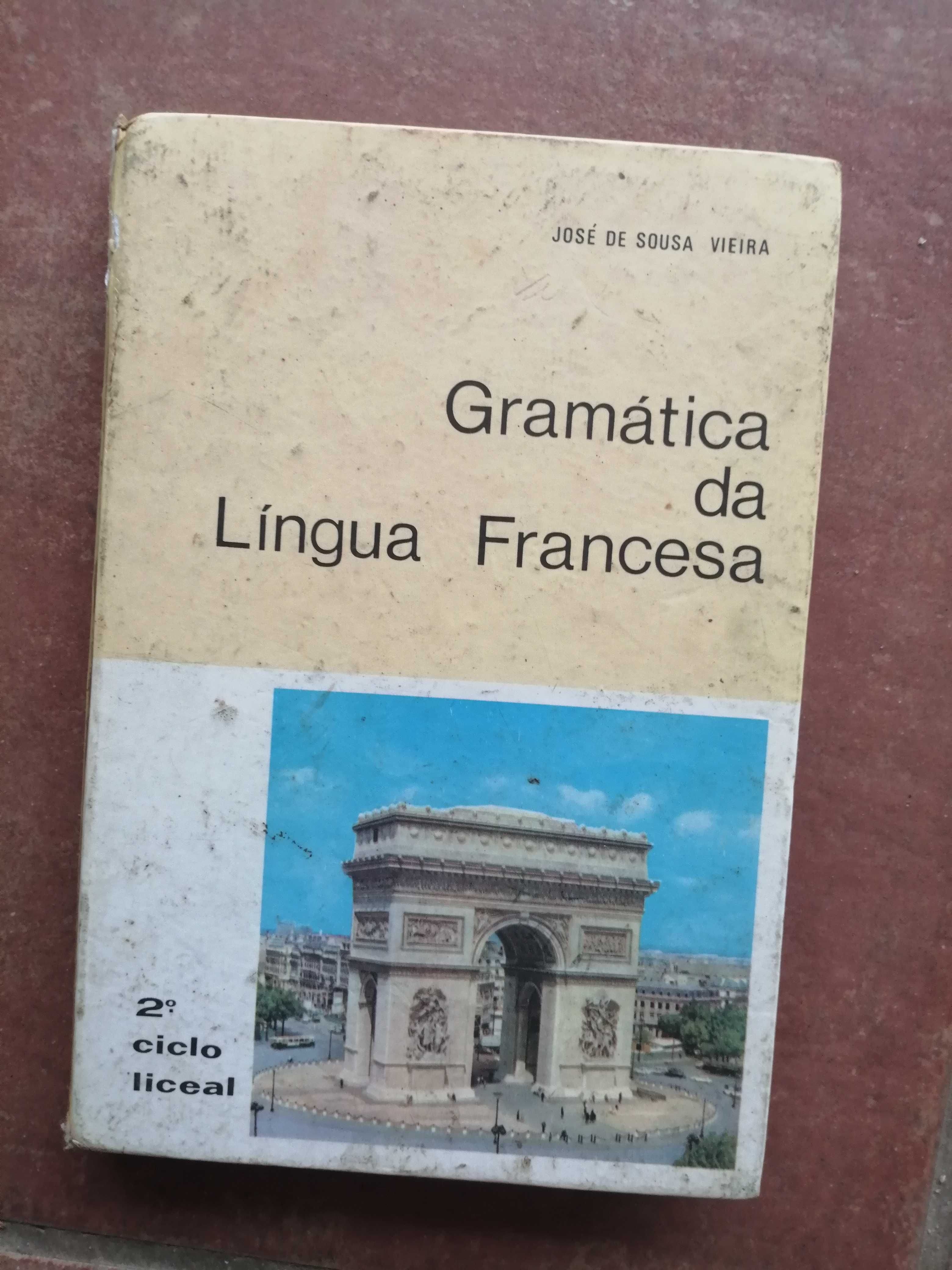 Vários livros para venda. Preços baratos!