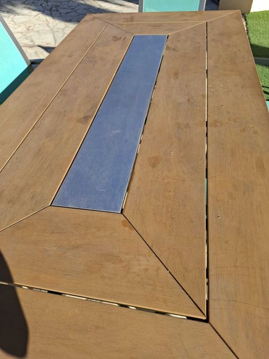 Mesa e cadeiras de exterior