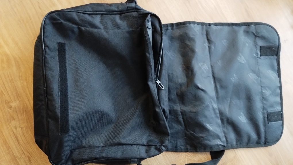 Teczka na ramię na laptopa 4F