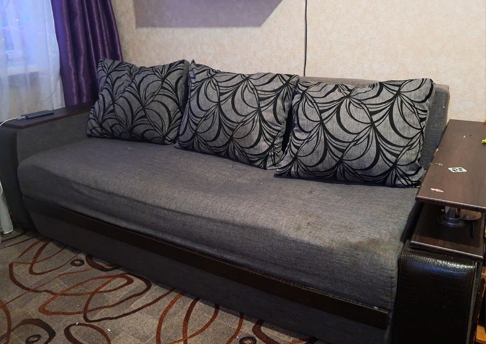 Диван під реставрацію