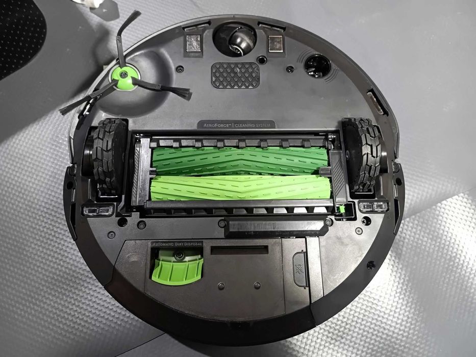 Odkurzacz robot sprzątający Roomba Combo j9+ stacja Clean Base AutoFil