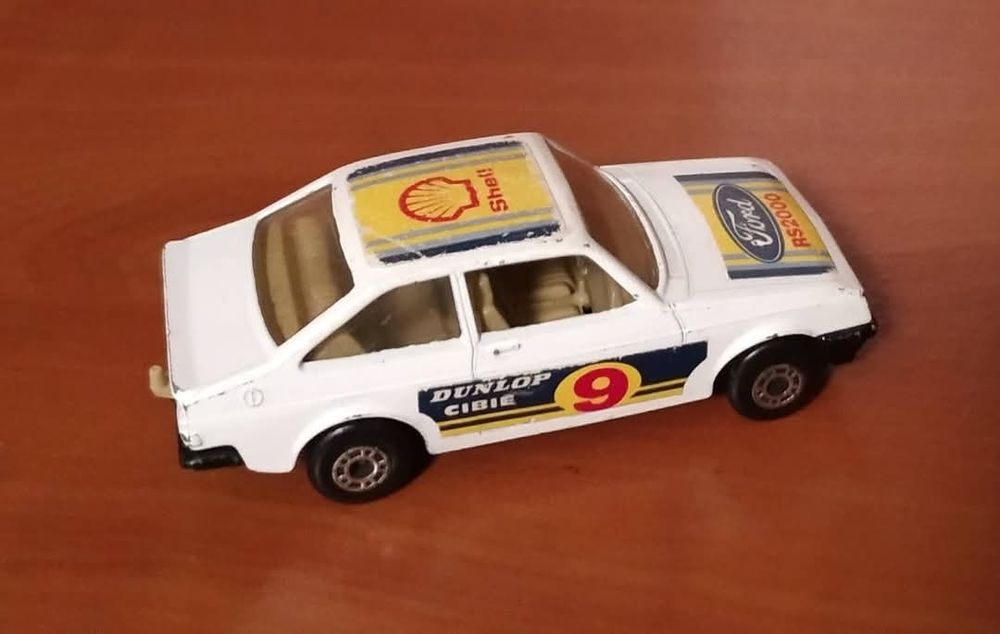 Miniatura antiga - Ford Escort RS2000 - Matchbox Superfast