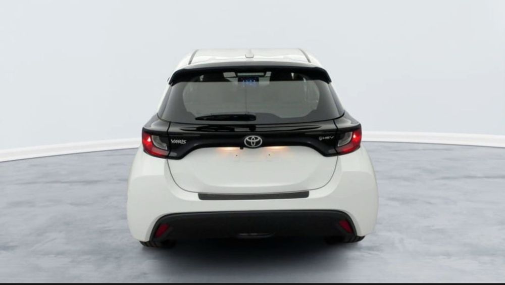 Toyota yaris IV 20- 1LO 040 1G3 089 8W7 zderzak klapa belka lampy tył