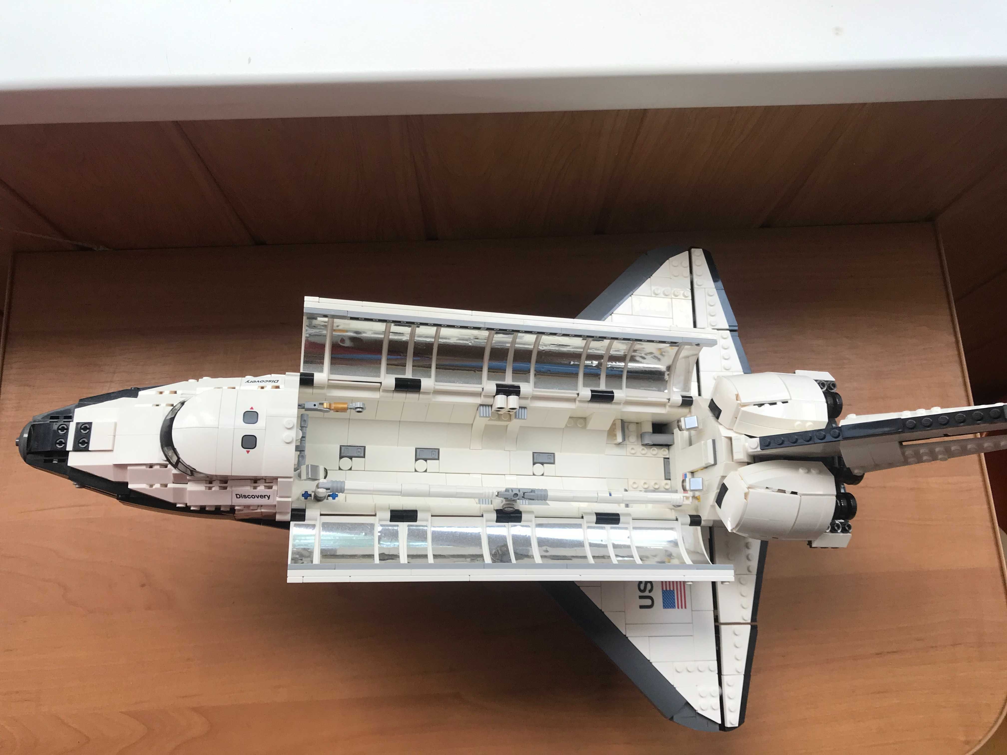 Конструктор ЛЕГО LEGO Icons Космічний шатл NASA Discovery (10283) Б/У