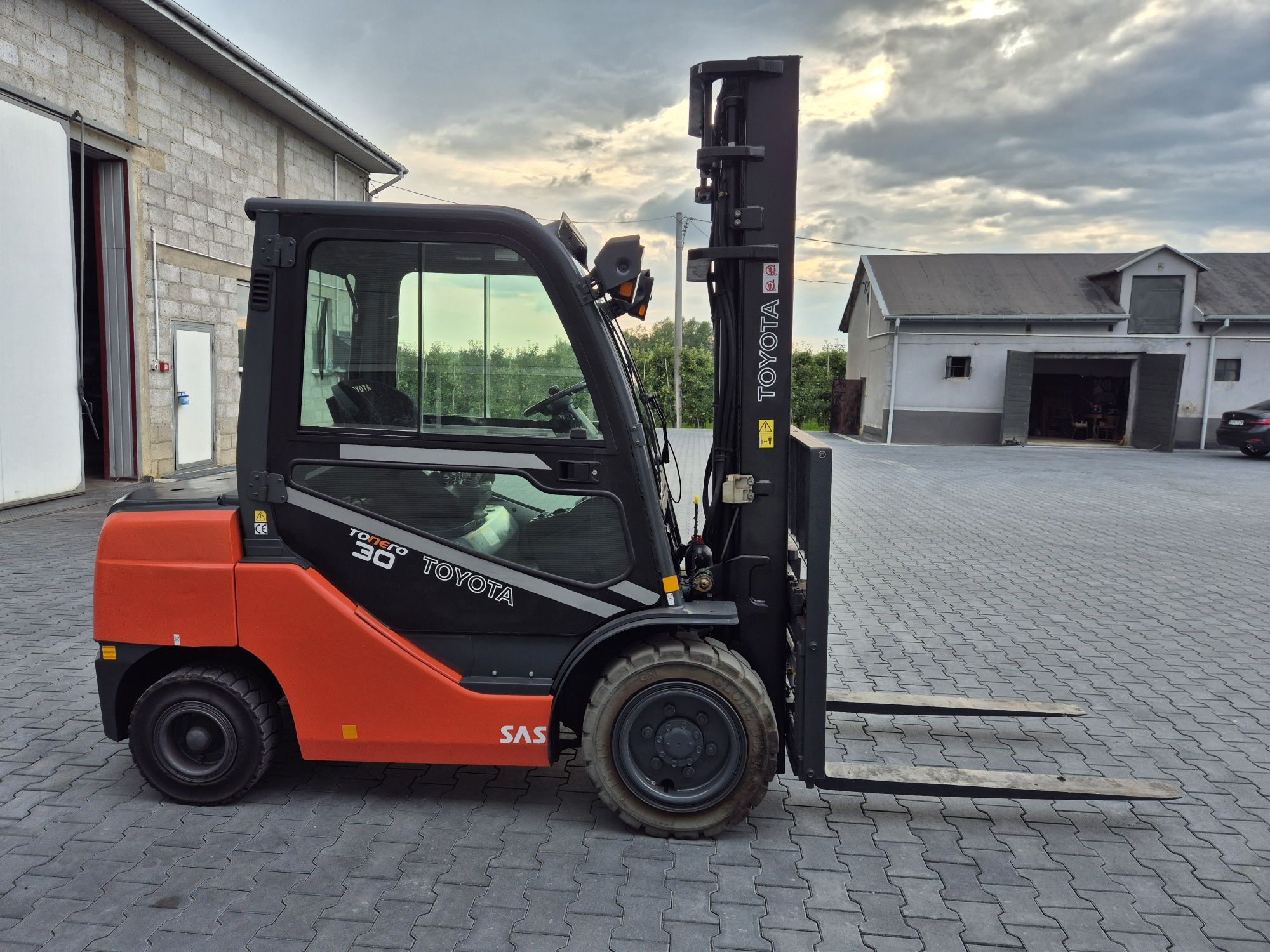 Wózek widłowy TOYOTA 8FDF30, duplex, przesuw, DIESEL
