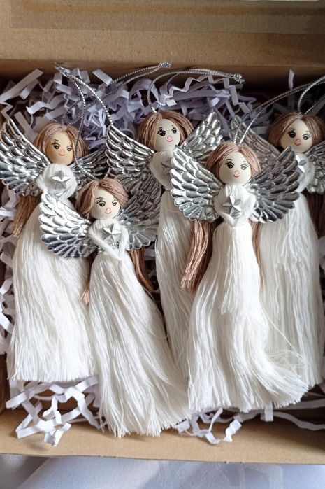 Pięć aniołków w pudelku.