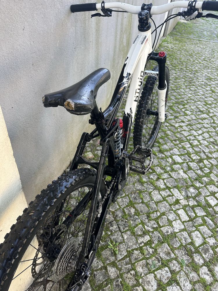 Bicicleta FR10 downhill