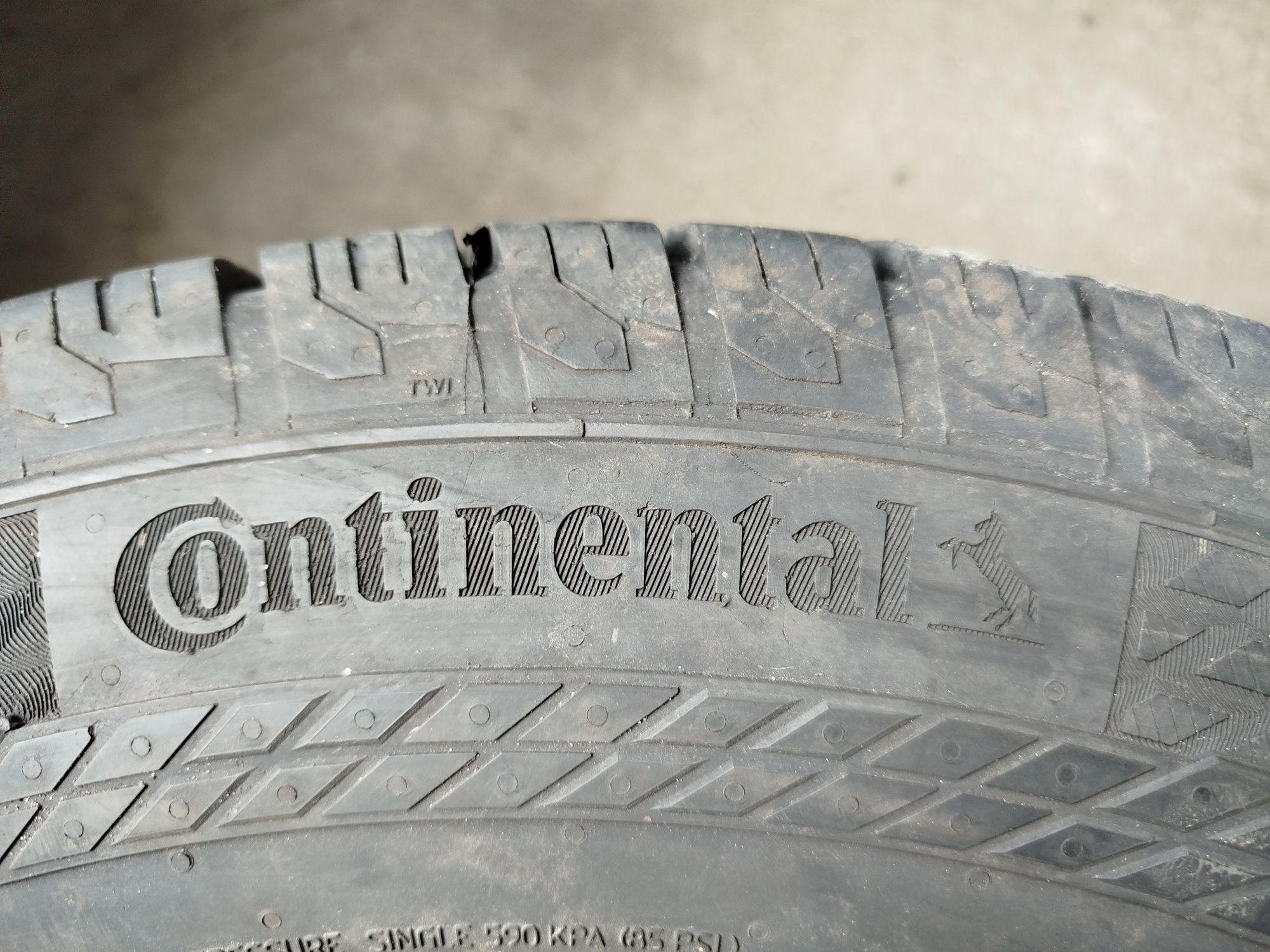 Opony całoroczne Continental 205/75R16C