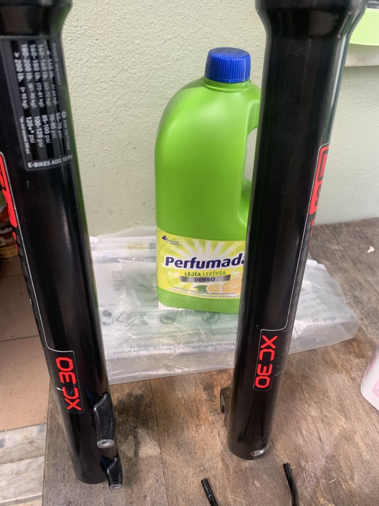 Suspensão 29 rockshox. Xc 30