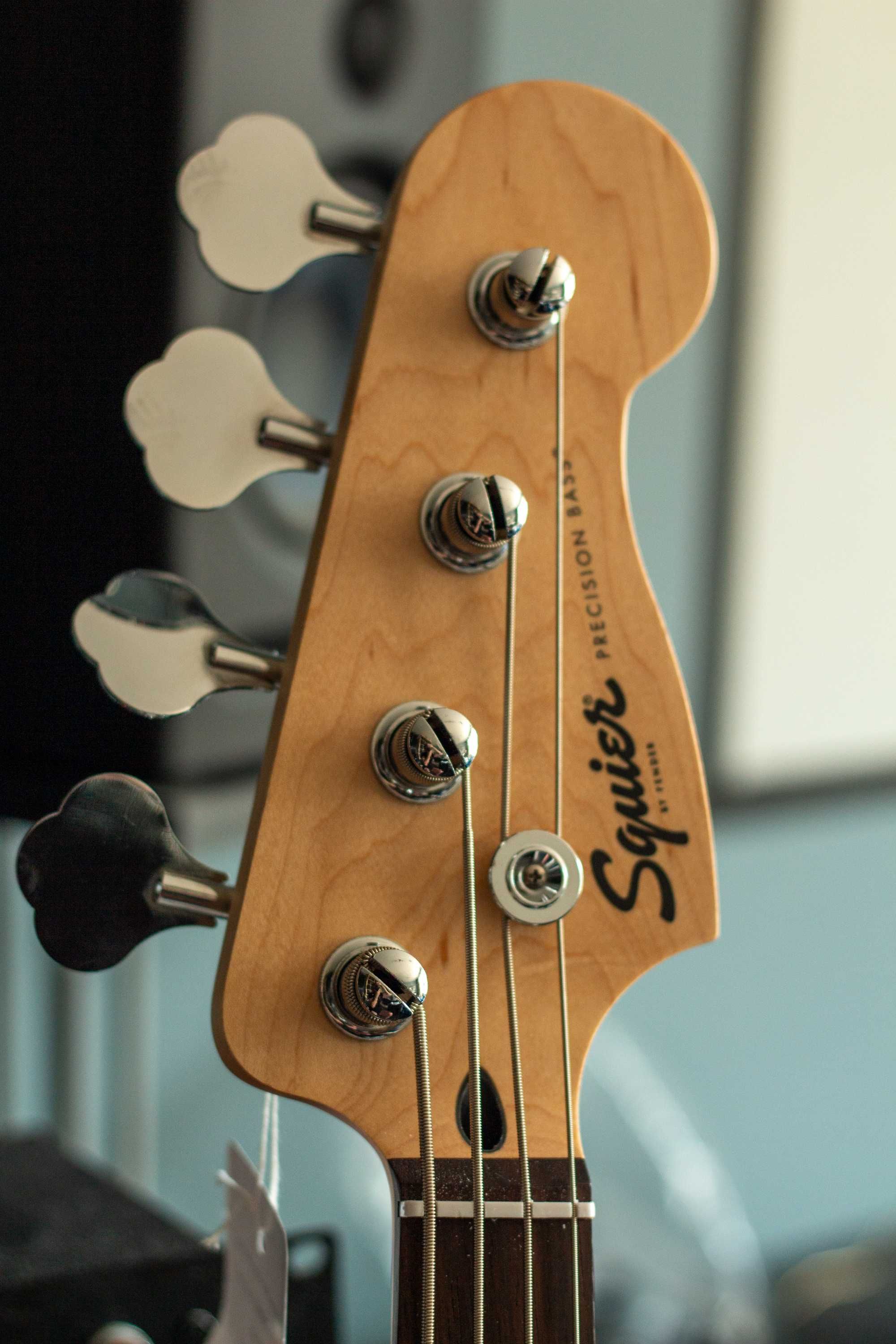 Gryf Squier by Fender Precision Bass Nowy z kluczami