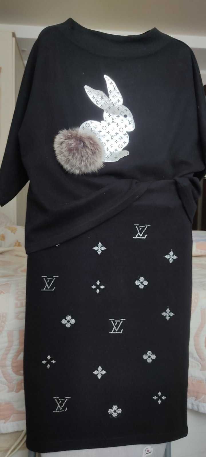 Продам отличный костюм (юбка и свитер) Louis Vuitton