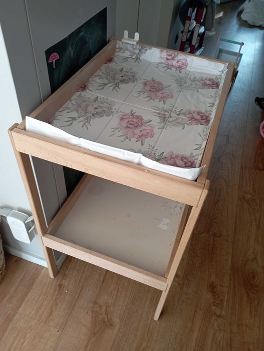 Drewniany przewijak ikea