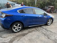 Chevrolet volt 2 двери задние првые