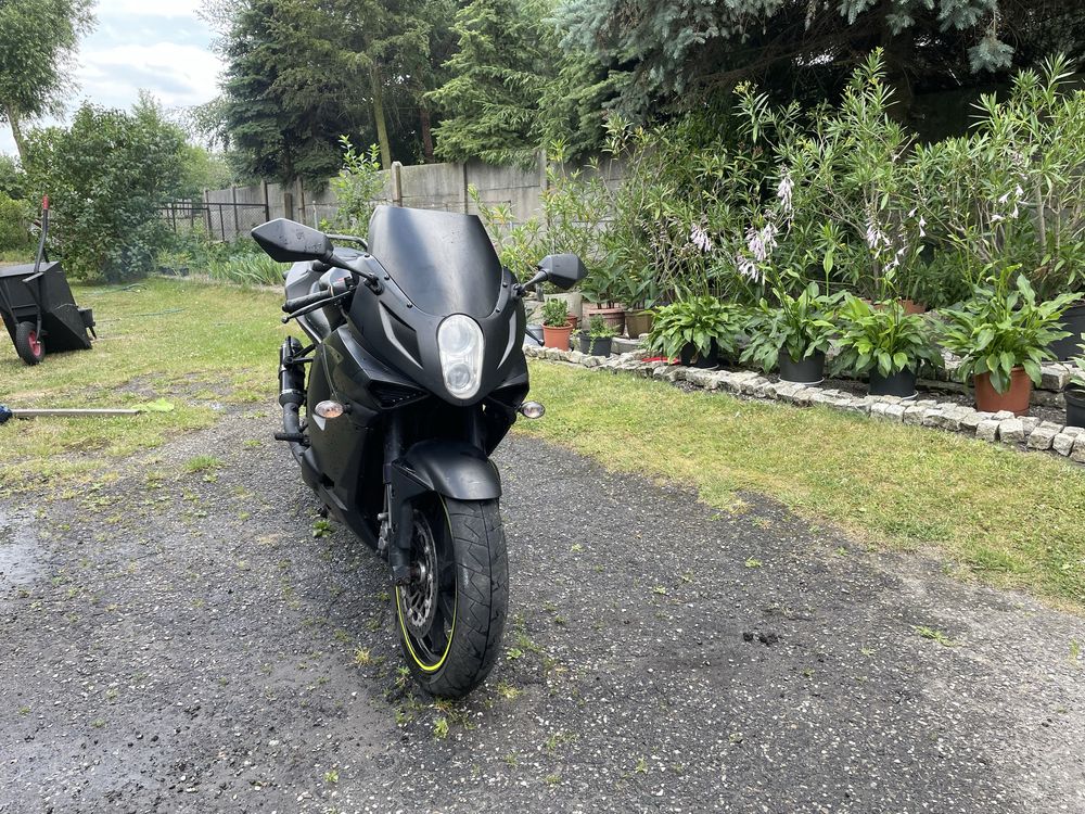 Hyosung GT 650