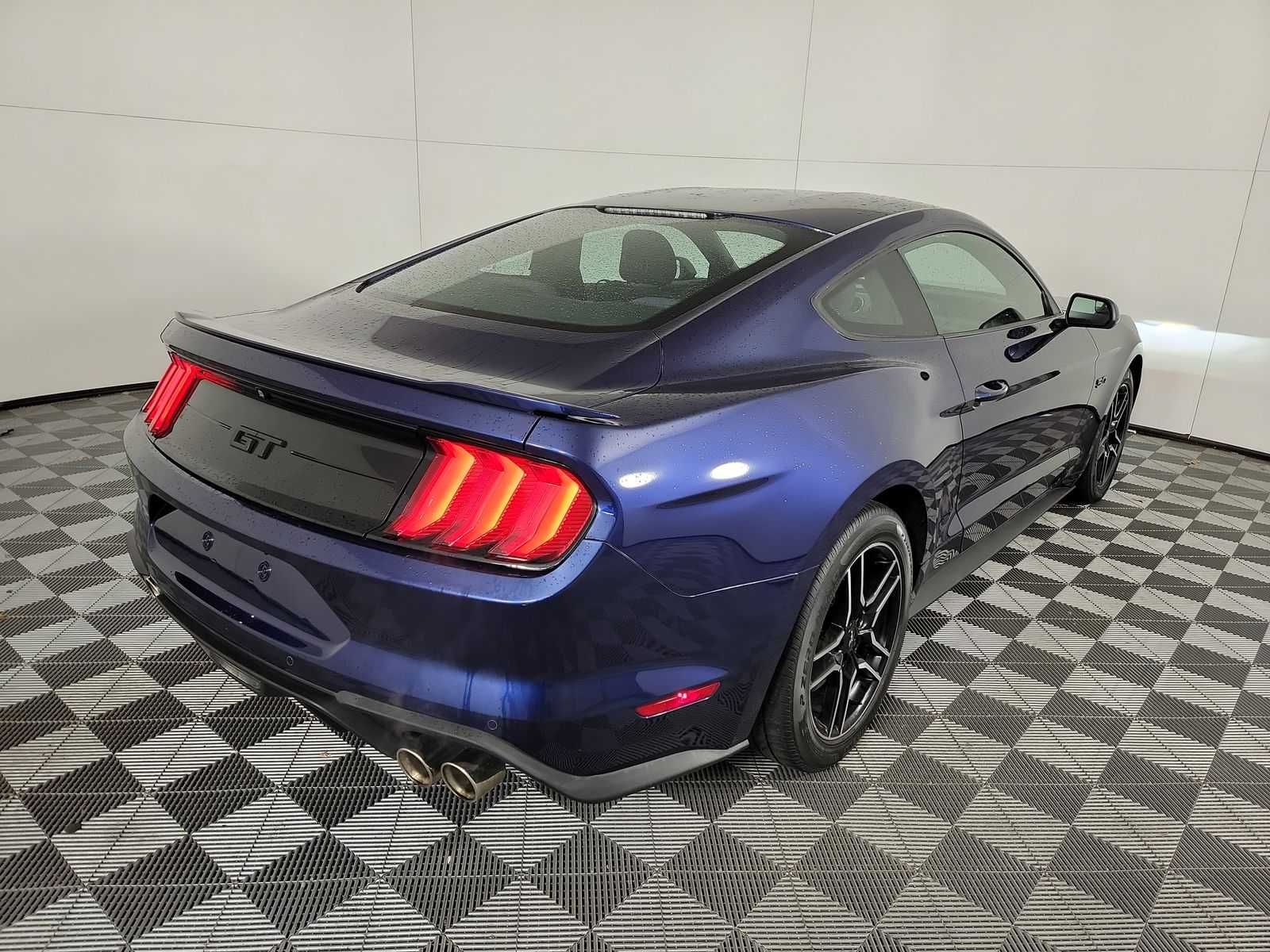 Ford Mustang GT 2018 року